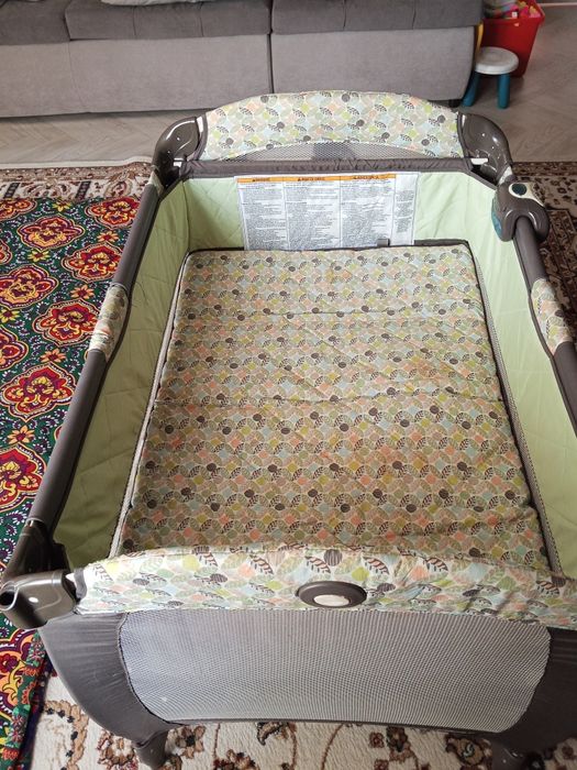 Продам манеж Graco