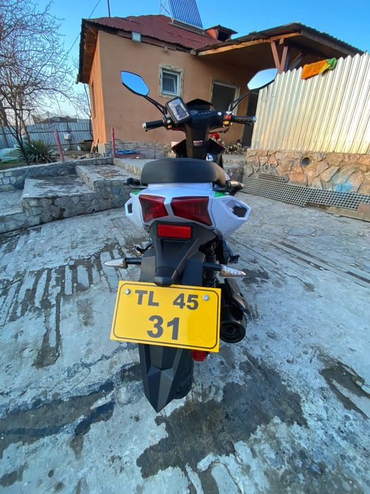 Vând scuter fără permis ca nou 50cc 2026
