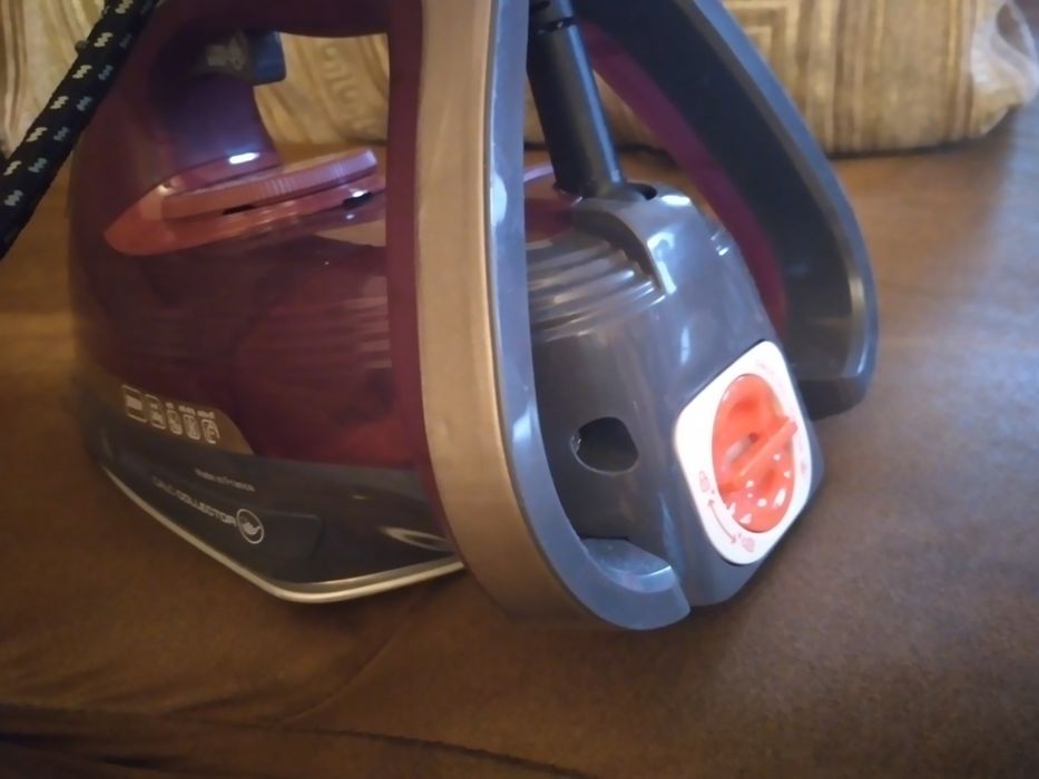 Утюг "TEFAL" - Новый. Рядом с Каргу.
