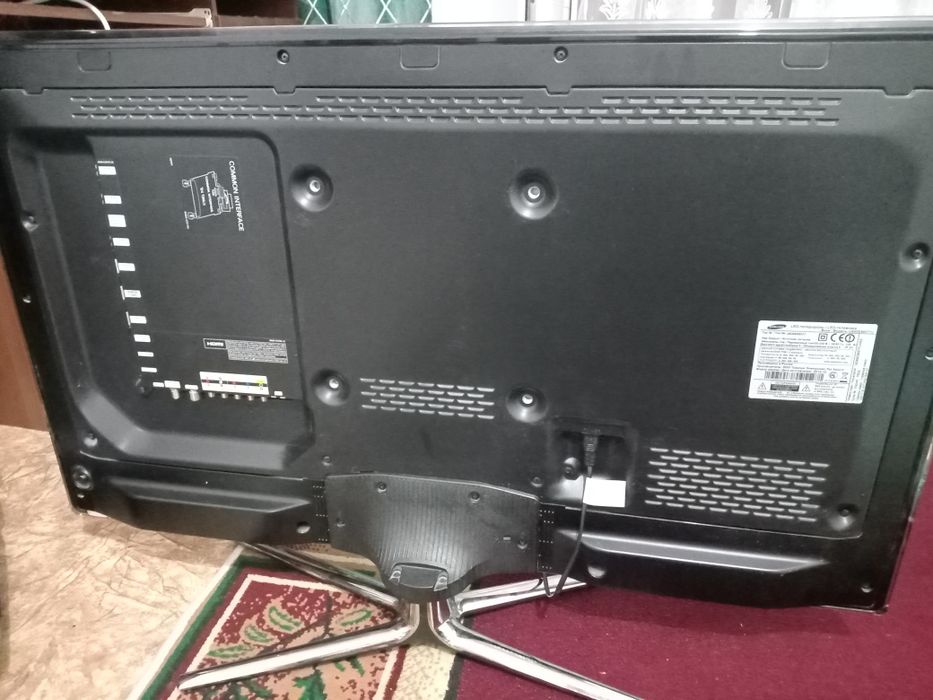 Смарт тв в хорошем состояние