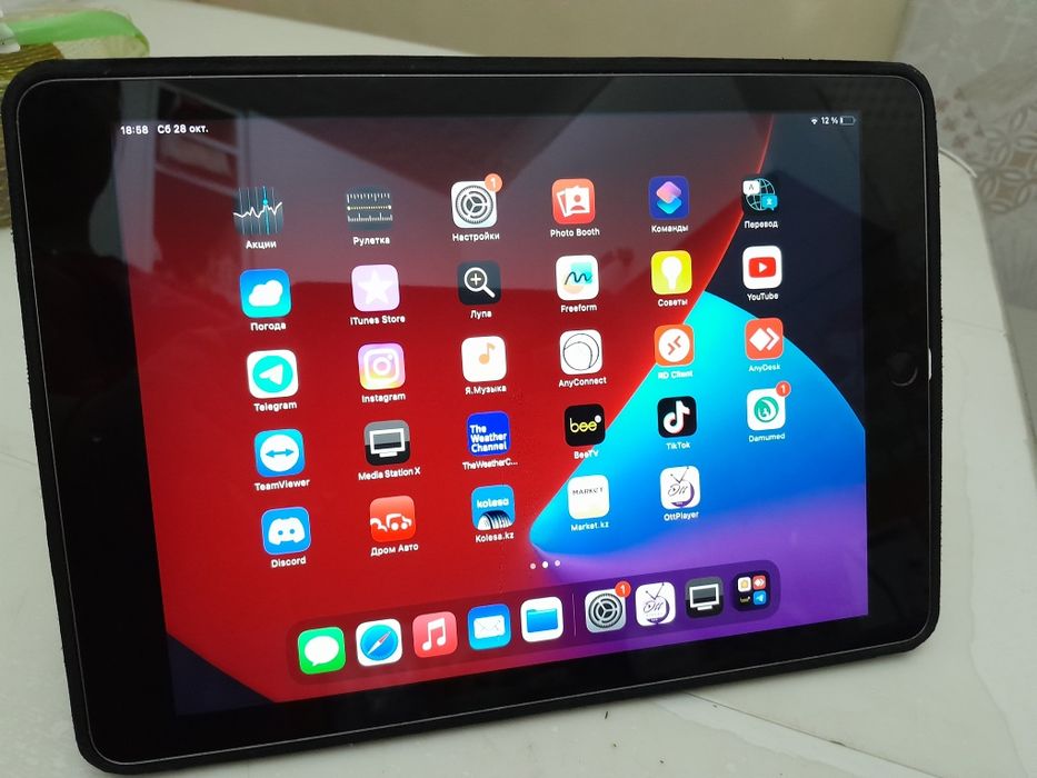 Продам IPad 5 32 гб