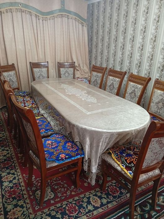 Стол для гостиной