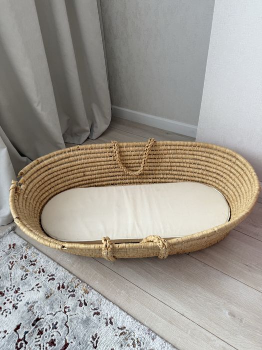 Продаю плетенную  корзину