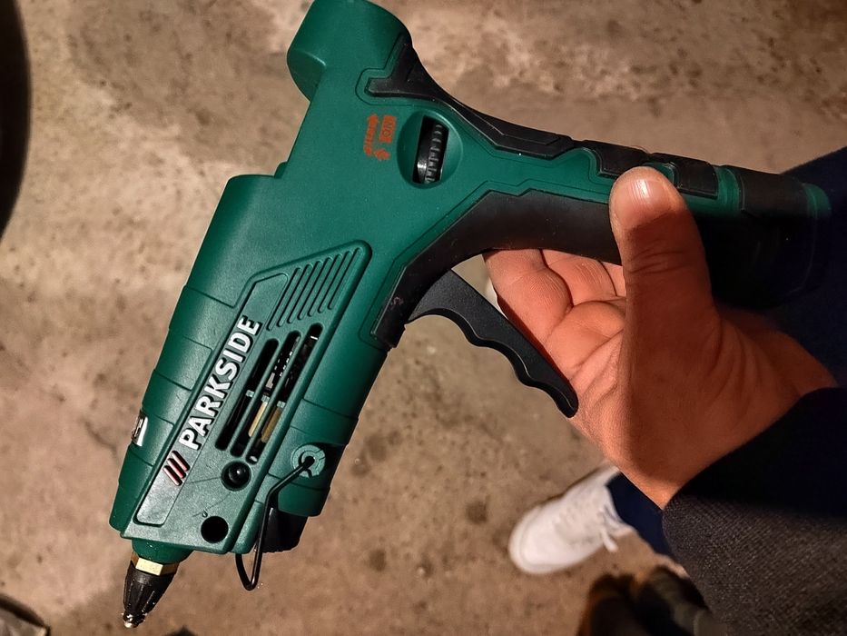 Парксайд Пистолет за топло лепене