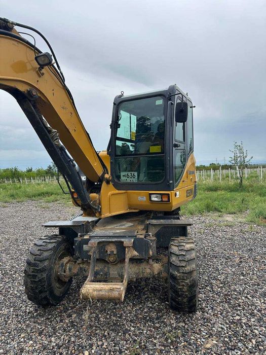 ekskavator UZXCMG XE60W