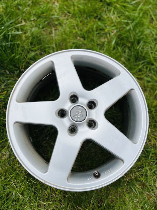 Vând Set 4 Jante Aliaj + 2 anvelope noi R17 5x112