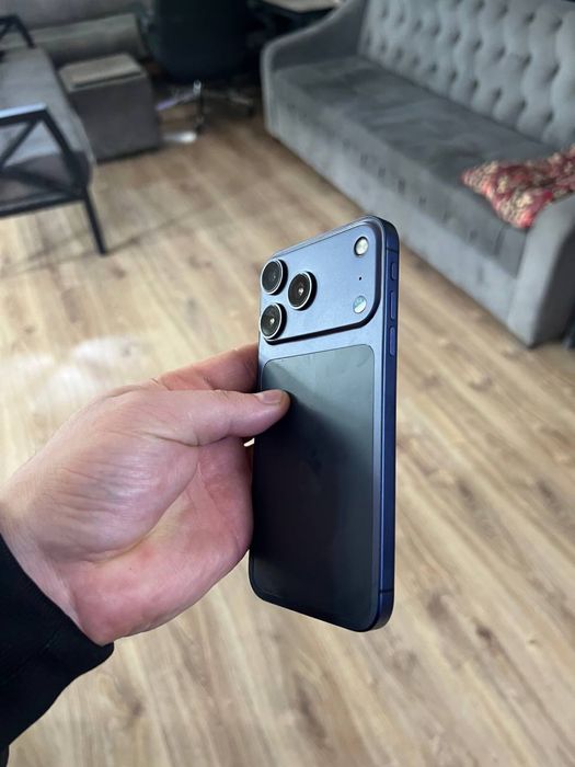 iPhone Xr 17 pro корпус қўйилган