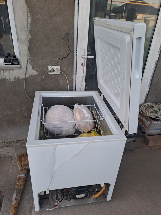 Продам морозильник
