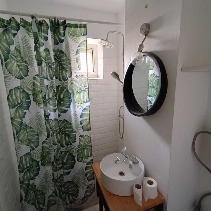 inchiriez apartament 3 camere langa Iulius mol