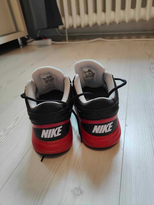 Nike Overplay VIII  Warna Langka Navy Red