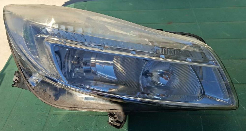 Faruri Opel Insignia