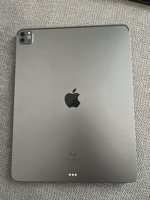 Apple Ipad Pro 4th gen 256gb 12.9inch wifi space grey 98%BH с клавиатура