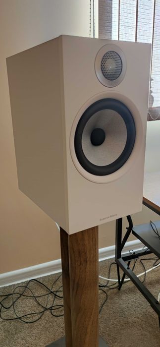 Bowers & Wilkins 606 + Подарък QED кабели