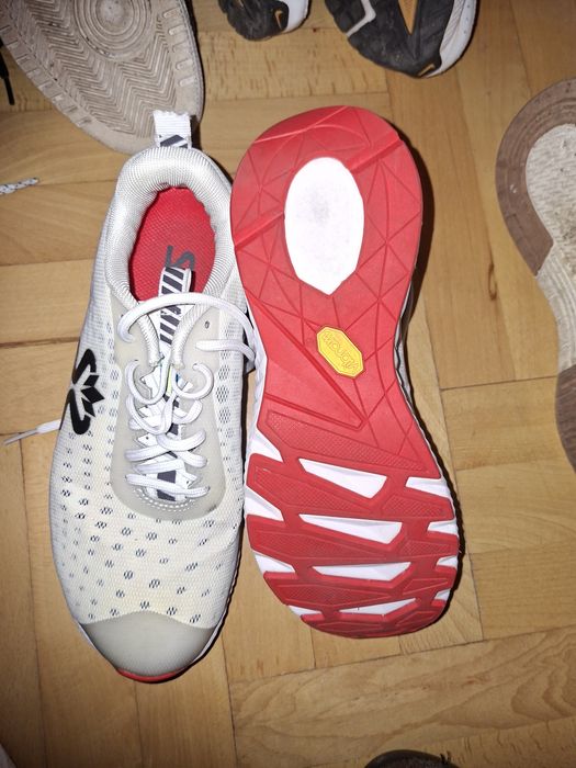 Дамски маратонки нови и обувани по веднъж