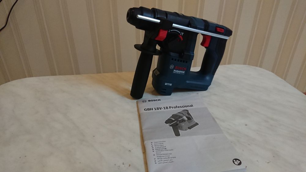 Перфоратор аккумуляторный Bosch