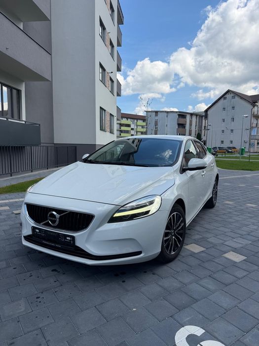 volvo v40
