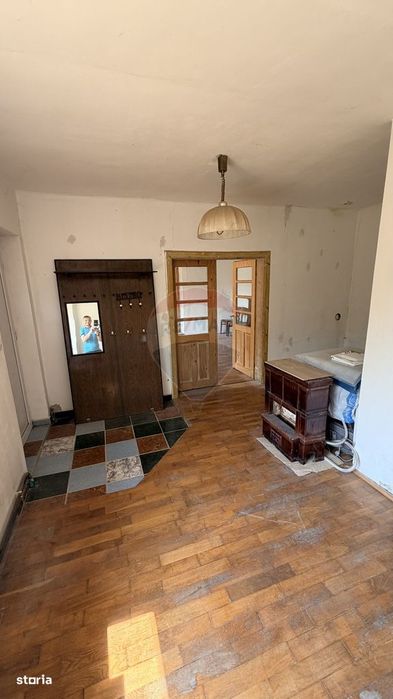 Casă în Valea Viilor – proprietate spațioasă cu teren de 1400 mp