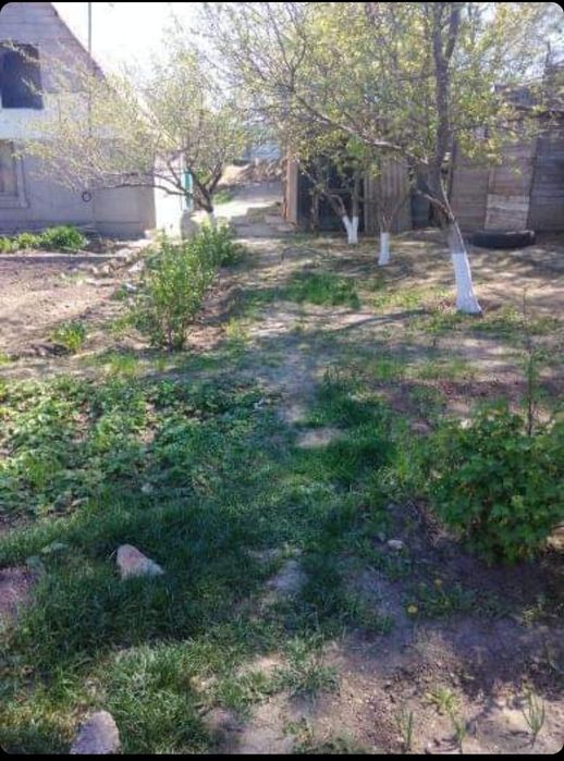 Продам участок вдоль дороги.