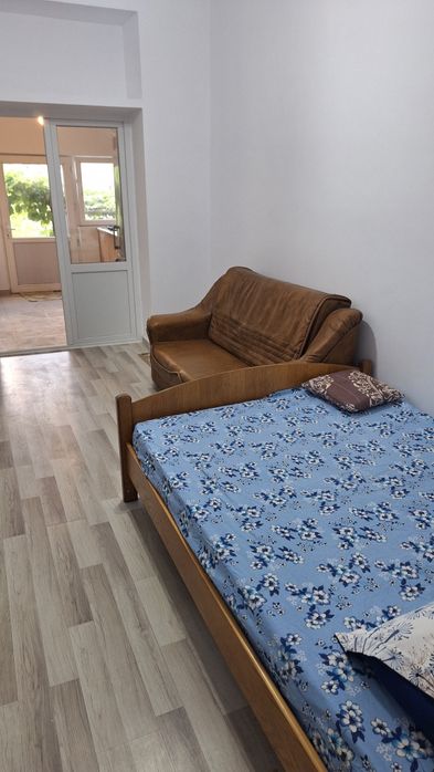 Închiriez  garsoniera  pe termen lung