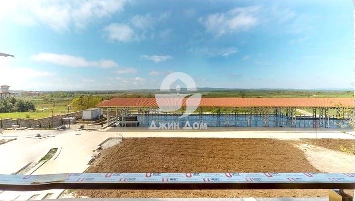 Просторни двустайни апартаменти в к-с „Грийн Хилс“, с. Кошарица