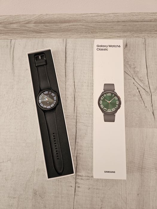 Смарт часовник Samsung Galaxy Watch6 Classic, черен, с кутия