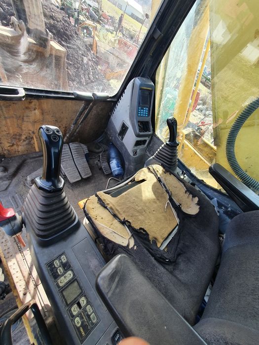 Dezmembram excavator Komatsu PC210LC