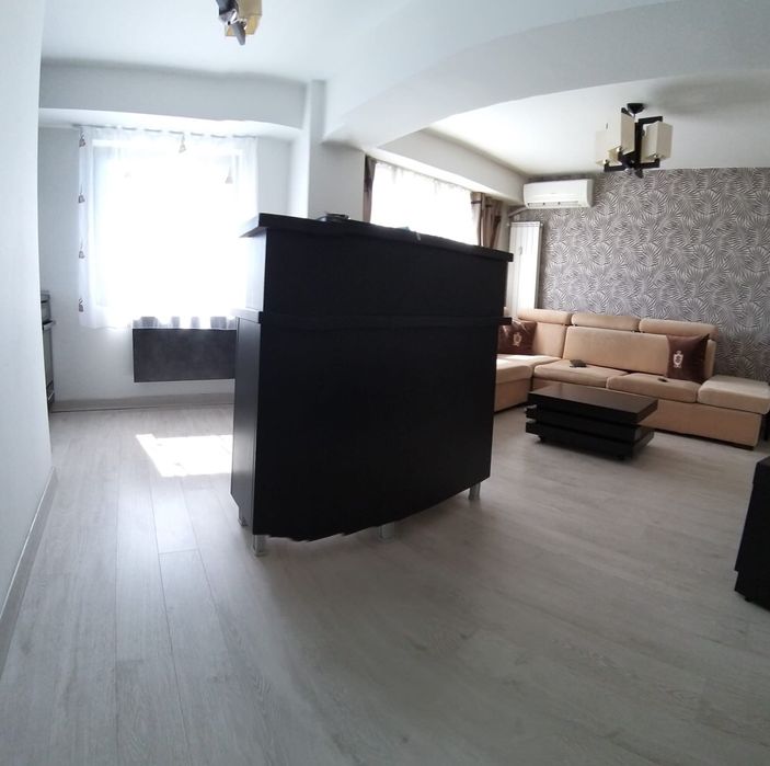 Inchiriez apartament in regim hotelier