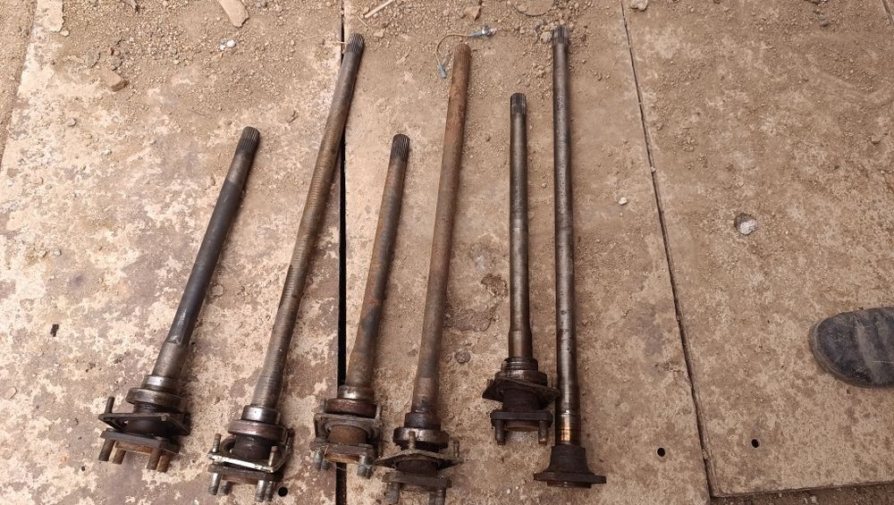 Полуоска за Сузуки самурай 1.3