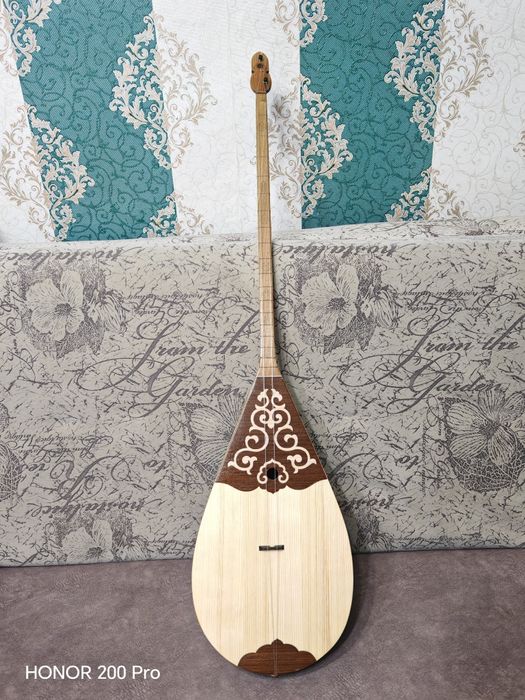 Продам домбру. Домбыра сатамын