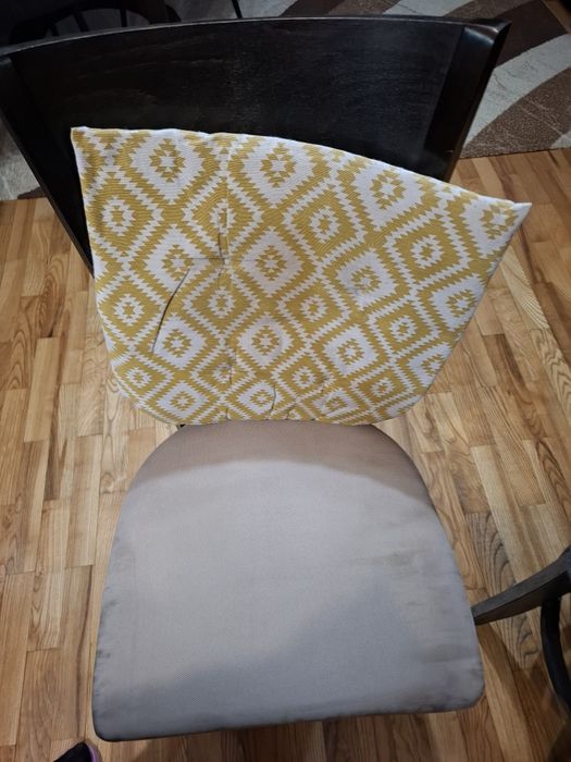 Трапезни столове