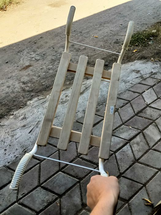 Деревянное сиденье в ванную