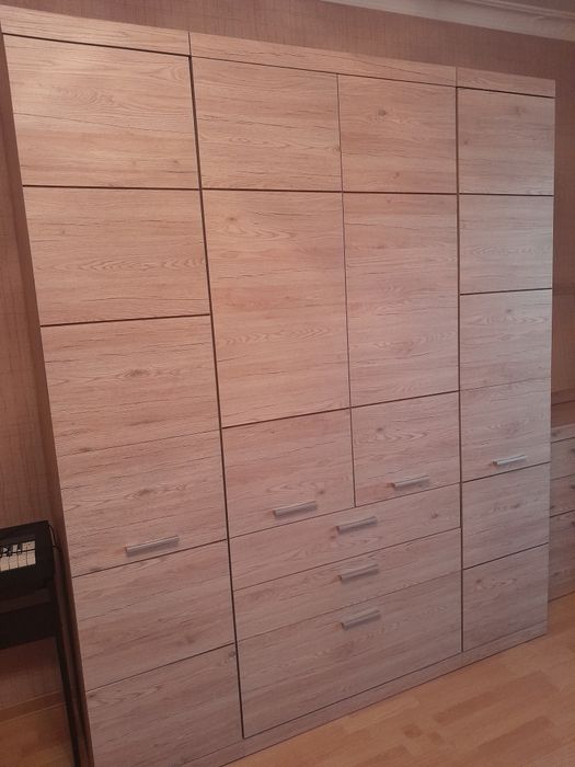 Продам спальный гарнитур