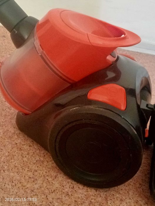Продам Пылесос безмешковый