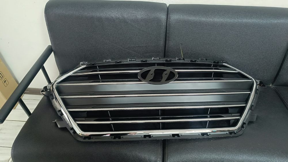 Решетка бампера Hyundai Elantra 15-20