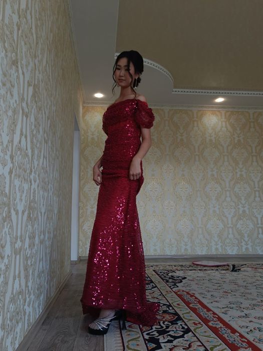 Платья вечернее ,для выпускных