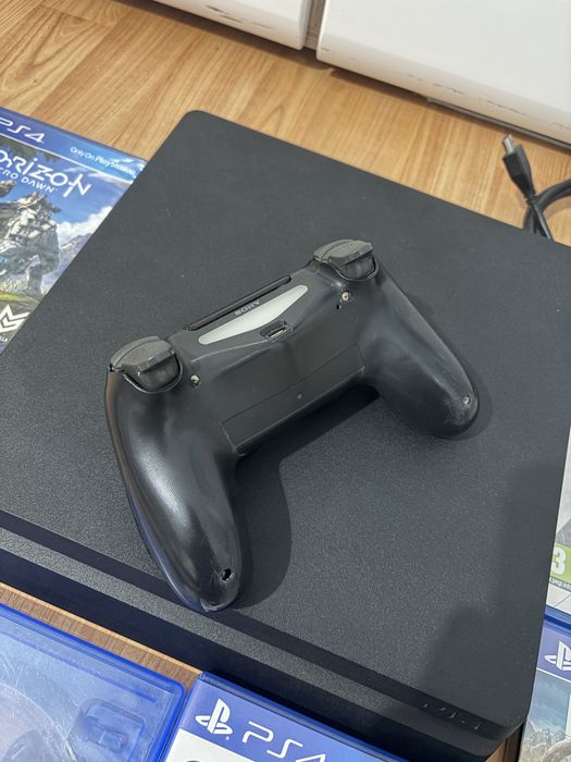 PlayStation PS 4 slim + controller + 9 jocuri