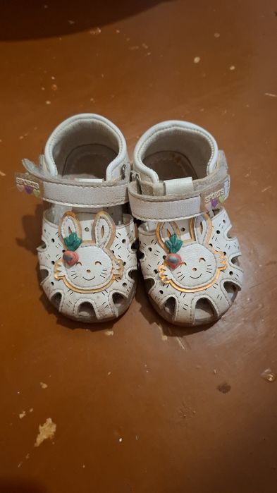 Продаются босоножки