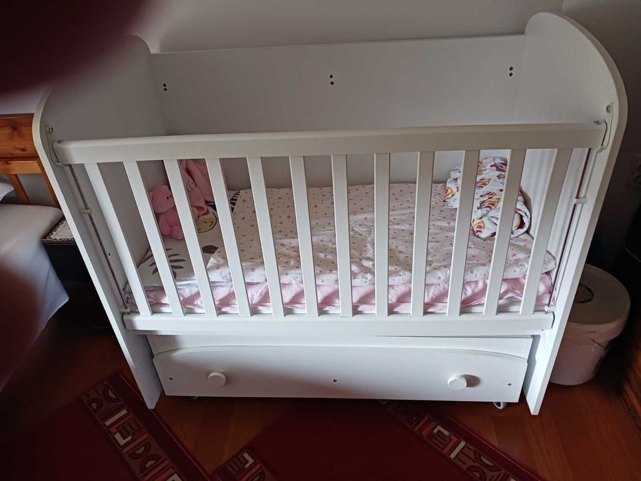 Детско креватче на колелца като ново с подарък матрак 12 см