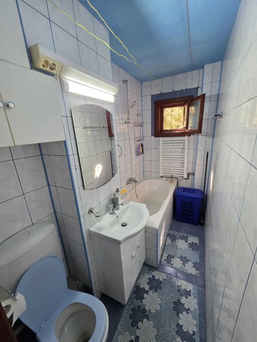 Inchiriez apartament cu 3 camere  Cetatii, parter inalt, 60 MP