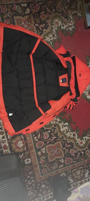 Продаётся новая подростковая куртка бренда  MLB.