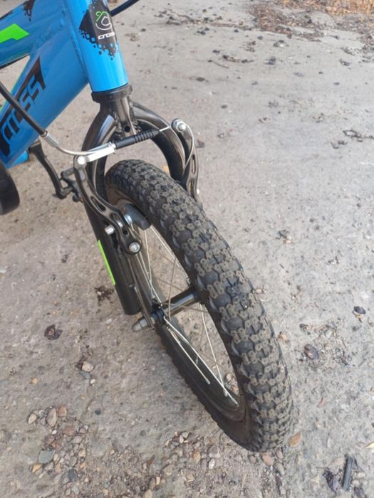 Детско колело с помощни