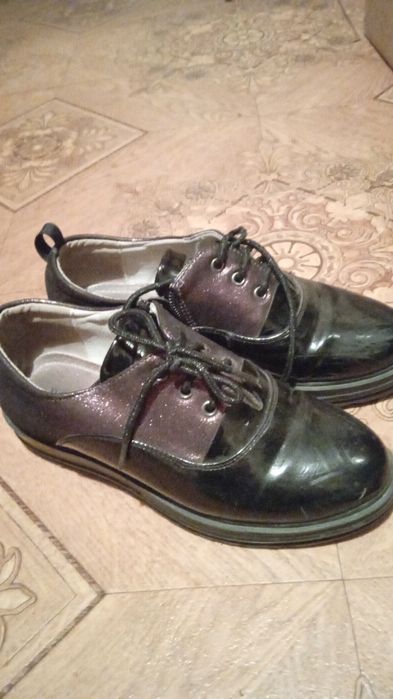 Продам туфли и балетки