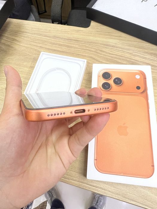 Продам IPhone 17 pro max 1TB
