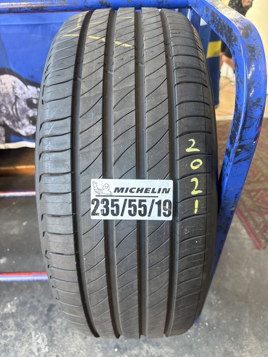 235/55/19 Michelin 105W