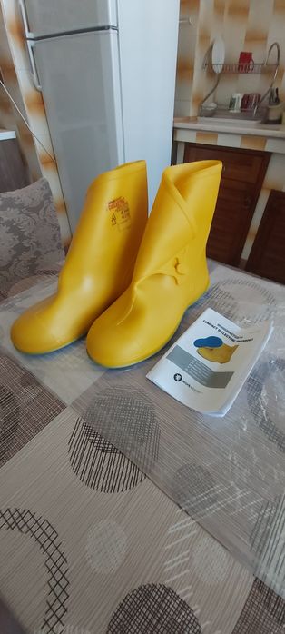 Диелектрични боти и ръкавици  до 20 кВКВ