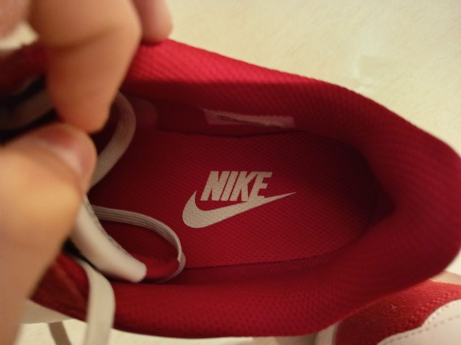 Nike cortez University red