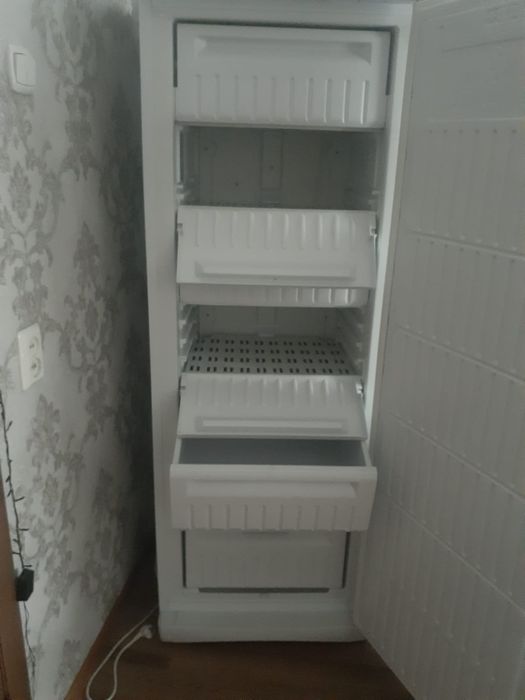 Продам морозильную камеру