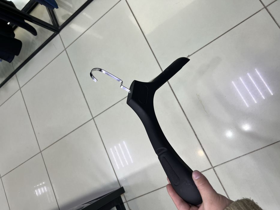 Продам недорого стелажи