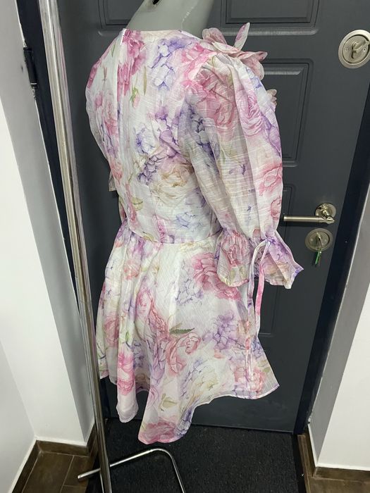 Rochie de vara cu decolteu