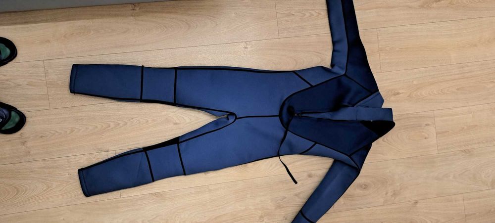 Продавам цял неопренов костюм SWAY